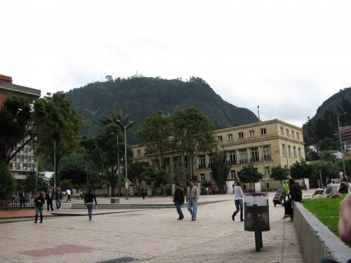 People watching in Parque de los Periodistas